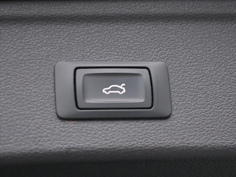 Audi A4 Avant 2,0 TDI 120kW S-tronic - fotka 11 z 39