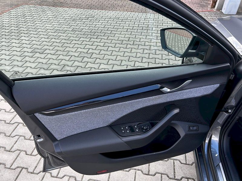 Škoda Octavia (2024) 1.5 TSI 110kW MHEV DSG Top Sel - fotka 24 z 33