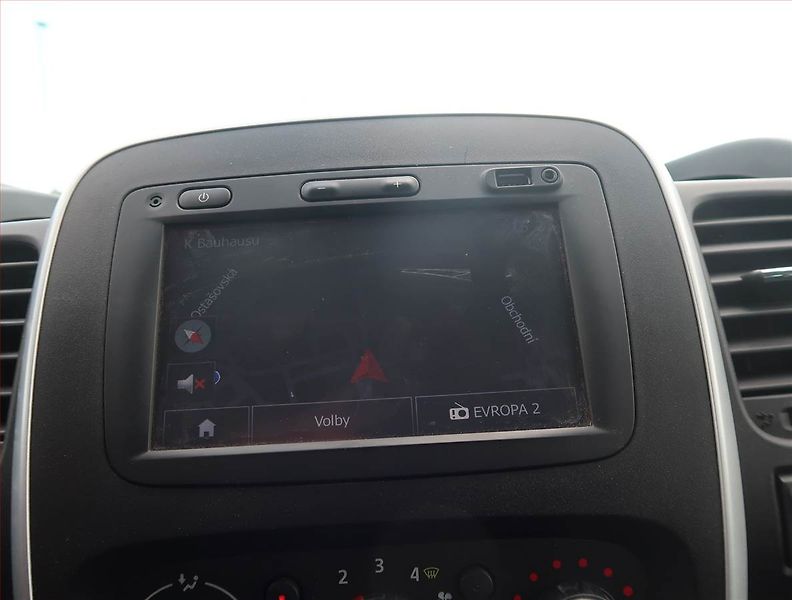 Opel Vivaro (2015) 1.6 CDTI, Bus, 9Míst, ČR - fotka 12 z 17