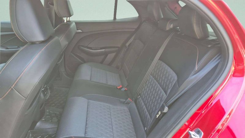 MG MG3 HEV EXCLUSIVE 1.5 AT3 (143kw/1 - fotka 29 z 35