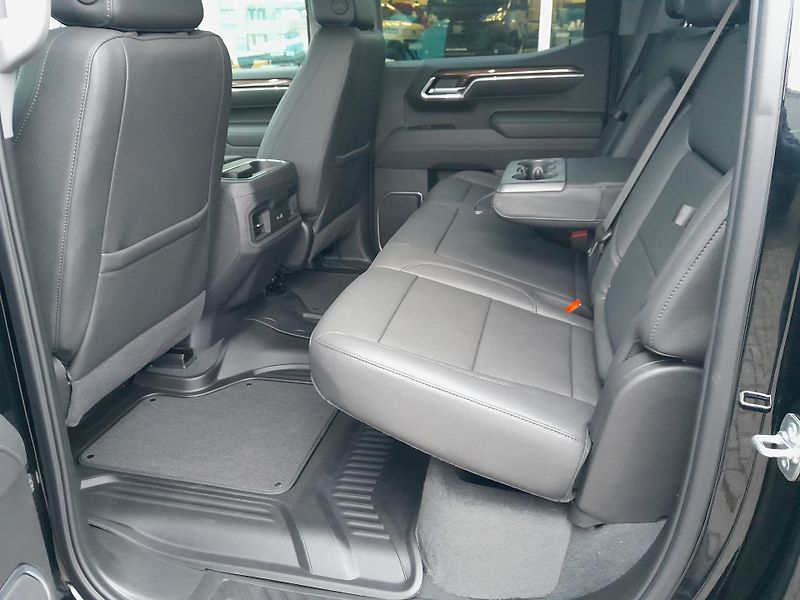 Chevrolet Silverado (2026) 6,2 V8 Trail Boss Z71 - fotka 20 z 45