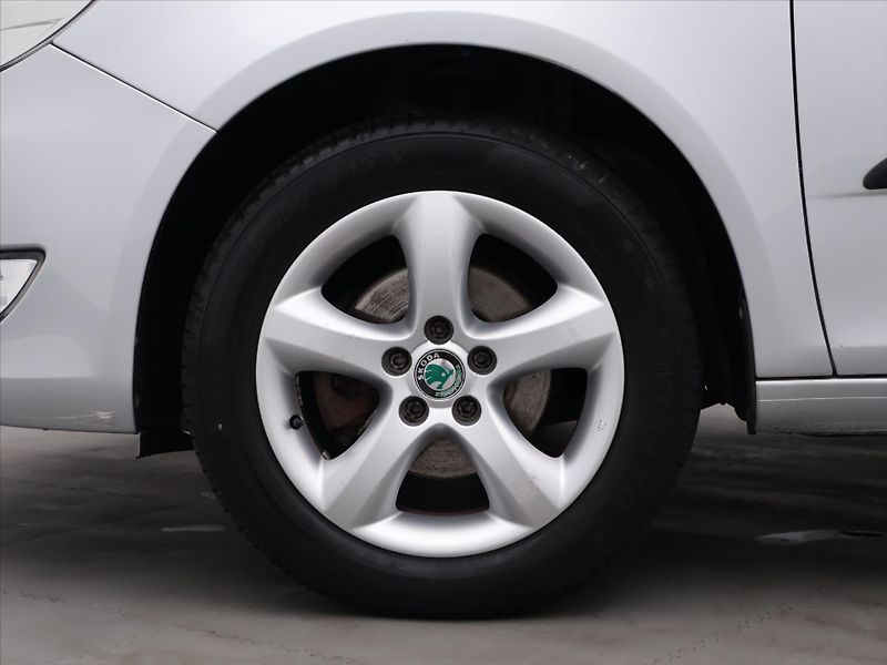Škoda Fabia 1,2 TSI 63kW Ambition Klima - fotka 28 z 35
