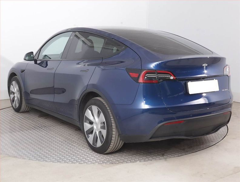 Tesla Model Y (2022) Long Range AWD 79kWh, SoH 91% - fotka 4 z 21