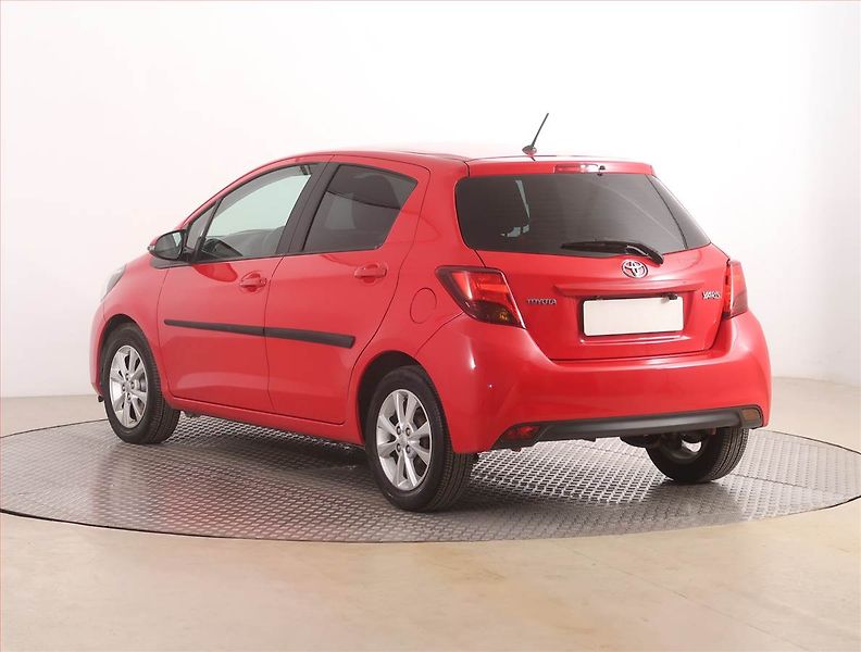 Toyota Yaris (2015) 1.33 Dual VVT-i, Serv.kniha - fotka 4 z 19