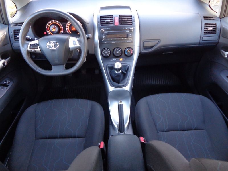 Toyota Auris 1.6 Valvematic Terra Cool - fotka 12 z 21