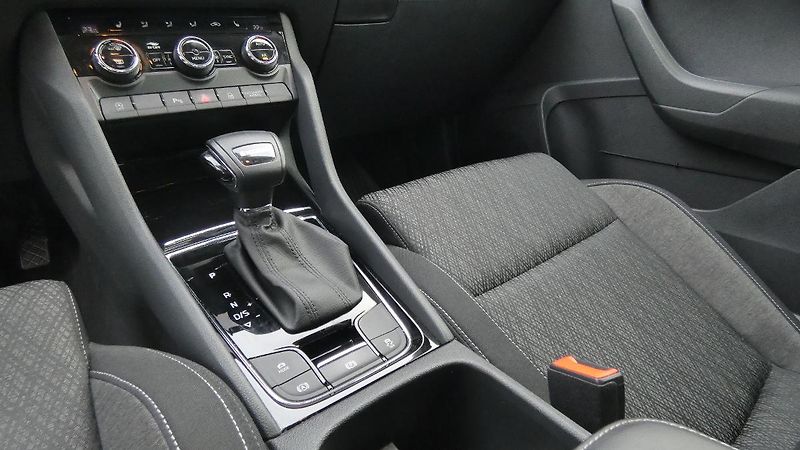 Škoda Karoq 1,5 TSI DSG Style - fotka 6 z 21