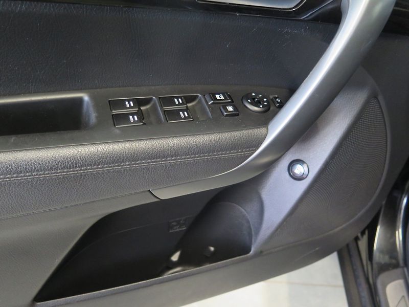 Kia Sorento (2013) 2.2CRDi,4x4,kamera,tažné - fotka 16 z 28