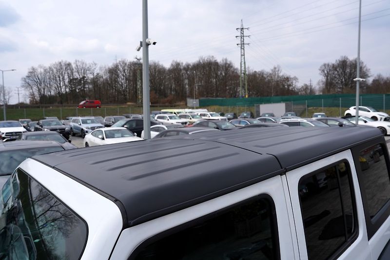 Jeep Wrangler 2.2 CRD/Sport/MultiJet/4x4/AT - fotka 15 z 44