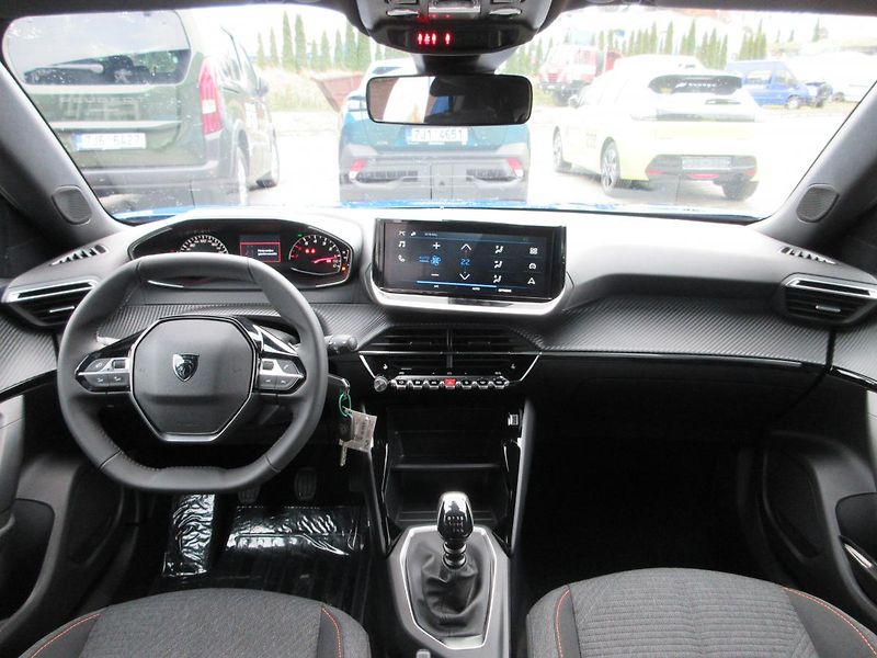 Peugeot 2008 STYLE PureTech 100 k MAN6  - fotka 19 z 34