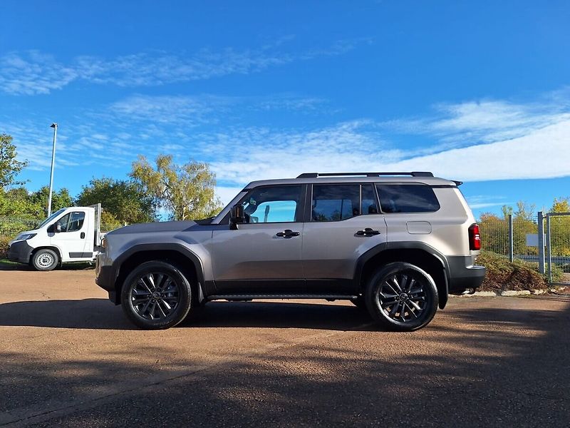 Toyota Land Cruiser MY 2027 EXECUTIVE Skyview 2.8D - fotka 2 z 13