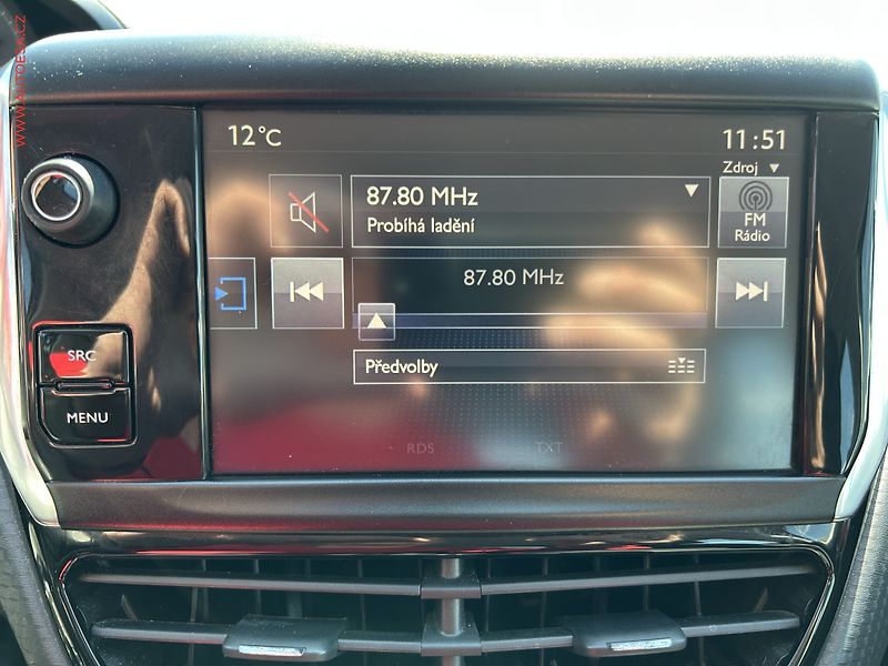Peugeot 2008 (2016) 1.2PT, Allure - fotka 14 z 16