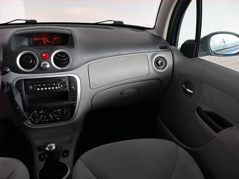 Citroën C3 (2007) Exclusive 1.1 i, po STK - fotka 8 z 14