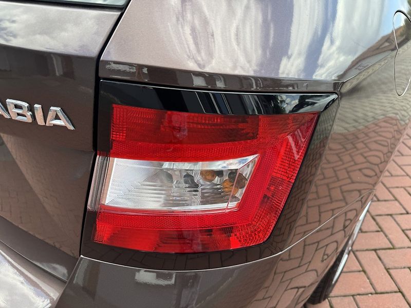 Škoda Fabia (2016) 1.2TSi Active Klimatizace - fotka 40 z 50
