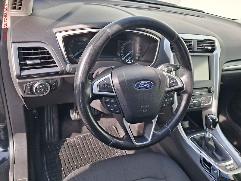 Ford Mondeo (2015) 2.0 TDCi, AC, navi, park - fotka 12 z 16