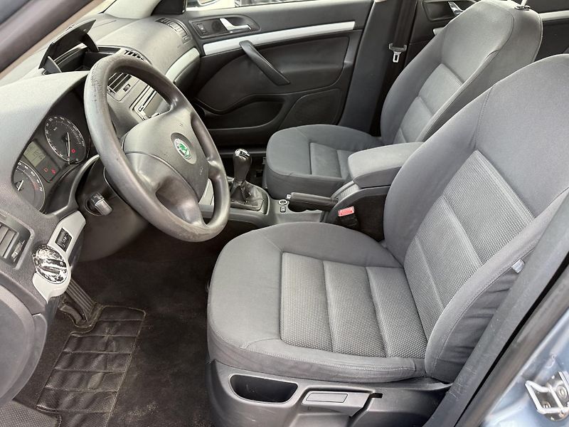 Škoda Octavia 1.6 75kW - fotka 12 z 27