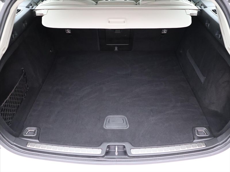 Volvo V60 2,0 D3 110kW Drive-E Momentum - fotka 10 z 36