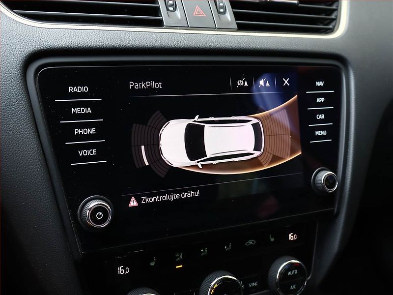 Škoda Octavia (2017) 2.0 TDI, Kůže, Navi, Tempomat - fotka 15 z 18