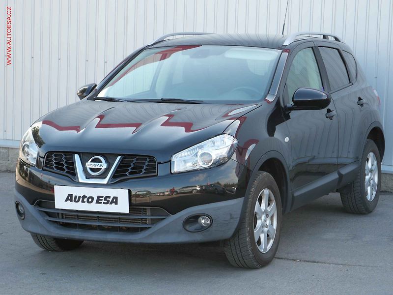 Nissan Qashqai (2012) 1.6 dCi, I-Way, panor, navi - fotka 3 z 19