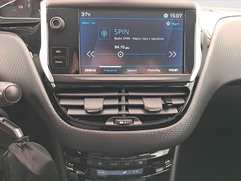 Peugeot 2008 (2019) 1.2 PureTech, ČR,1.maj - fotka 12 z 16