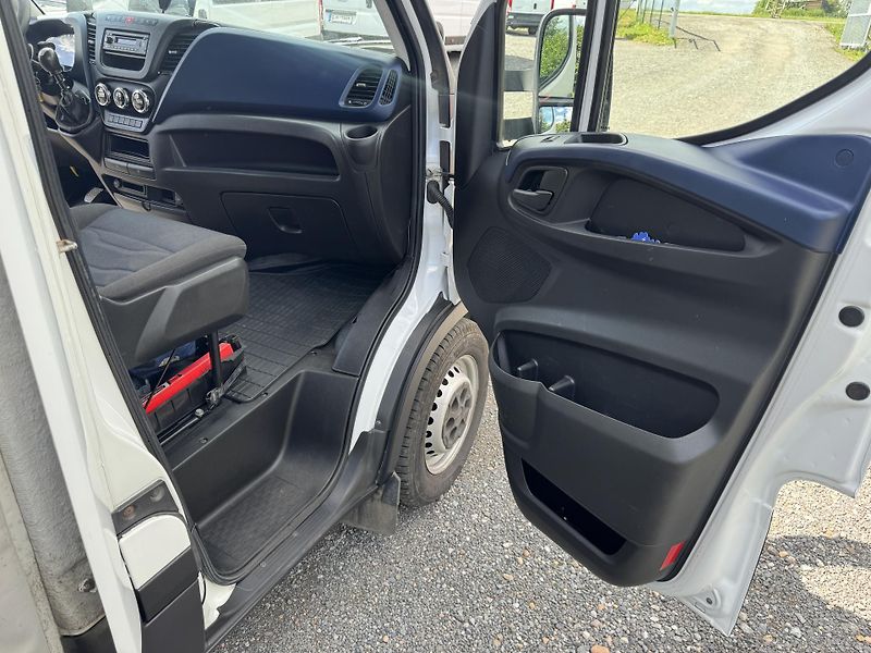 Iveco Daily 3.0,132kw,10pal.,měchy,klima - fotka 19 z 43