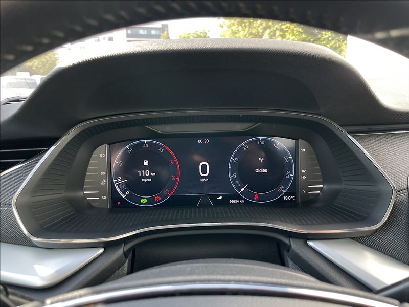 Škoda Octavia 2,0 TDI DSG Style Plus LED+ACC - fotka 9 z 24