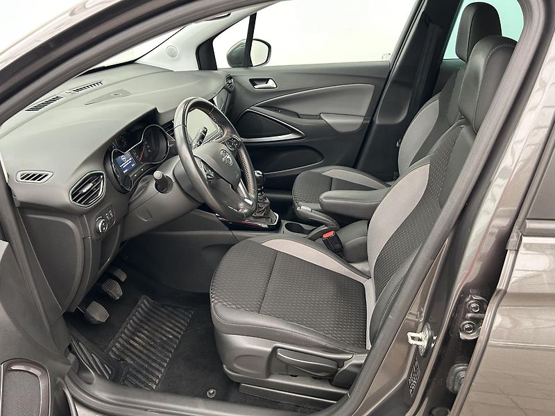 Opel Crossland 1.2 Turbo 110k Edition - fotka 10 z 33