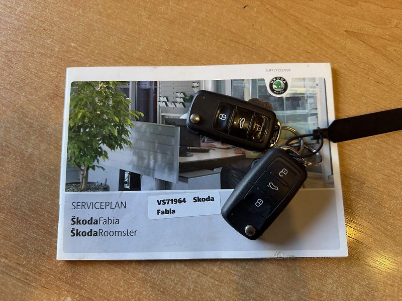 Škoda Fabia 1,2 TSI SERVIS.KN. - fotka 23 z 32