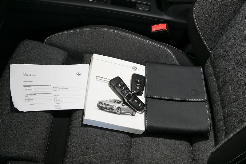 Volkswagen Passat 2.0TDI 110kW Webasto Pano Tažn - fotka 31 z 31