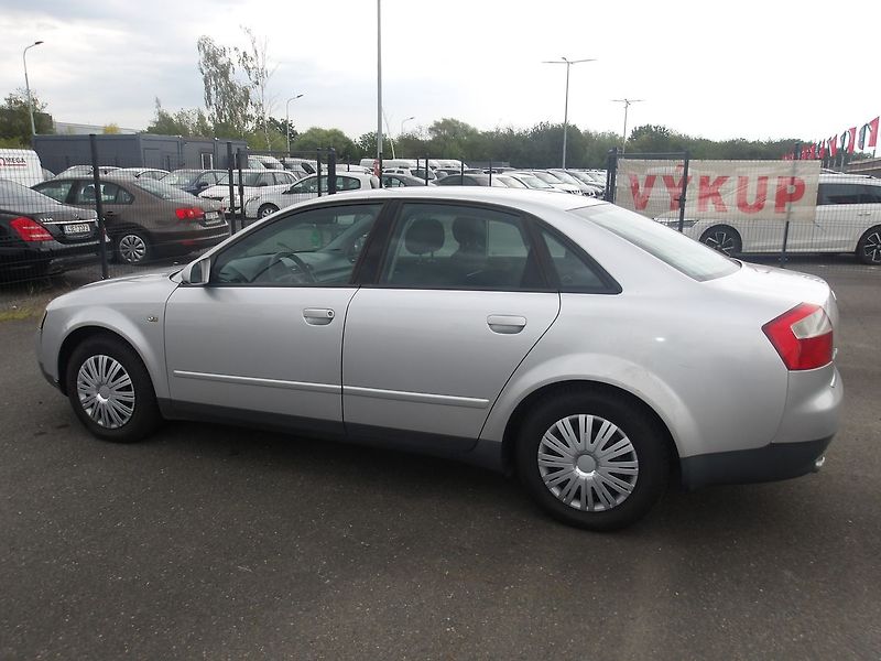 Audi A4 1,8i 110kW NOVÁ SPOJKA ! - fotka 4 z 26