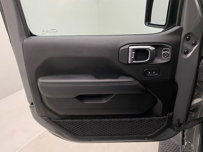 Jeep Wrangler UNLIMITED PHEV 4xE CZ 1.maj - fotka 7 z 61