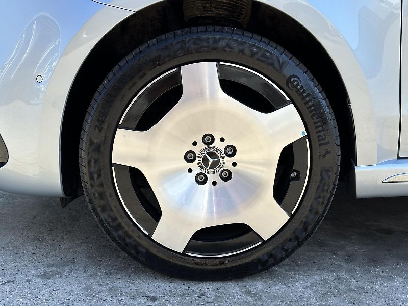 Mercedes-Benz Třídy V 300d Long 4MATIC Exclusive Vzd - fotka 11 z 71