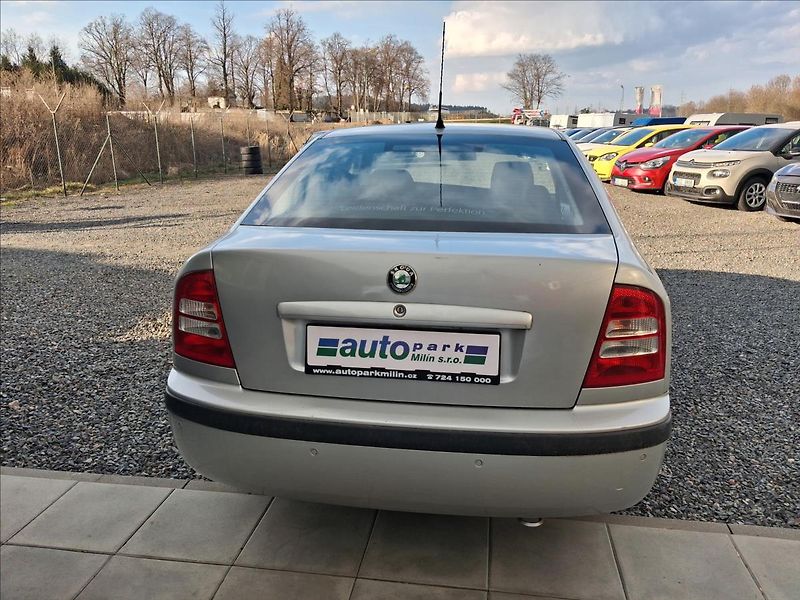 Škoda Octavia 2,0 - fotka 6 z 15