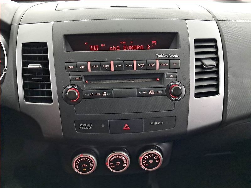 Mitsubishi Outlander (2008) 2.0 DI-D, 4X4, Tempomat - fotka 12 z 16