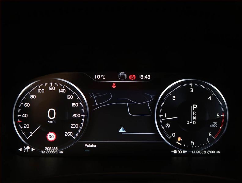 Volvo V90 (2017) Cross Country - fotka 11 z 18