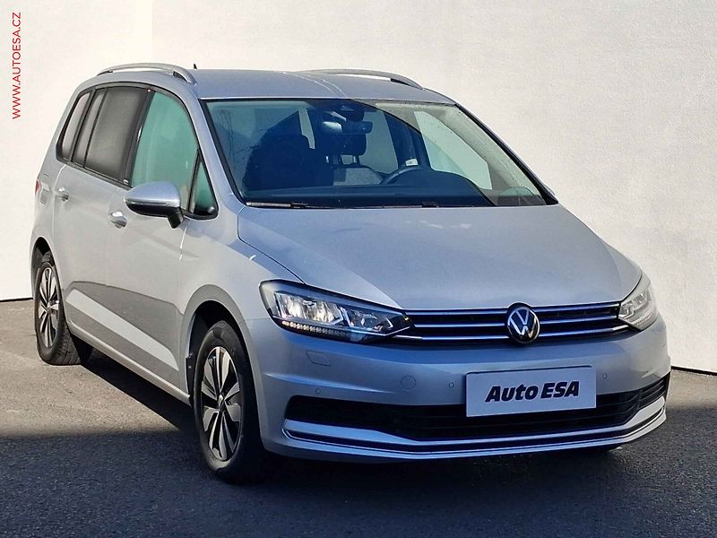 Volkswagen Touran (2023) 1.5 TSi, Move, LED, navi, - fotografie inzerátu