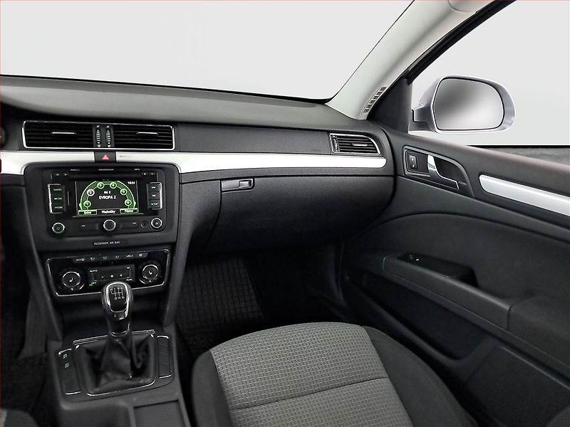 Škoda Superb (2012) Comfort 2.0 TDI, Tempomat - fotka 8 z 15
