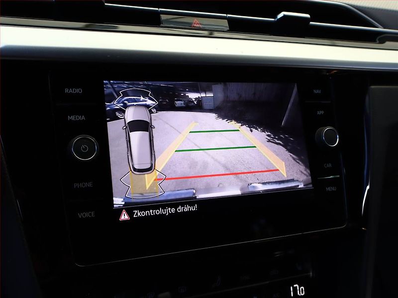 Volkswagen Arteon (2021) 2.0 TDI 4Motion - fotka 16 z 21
