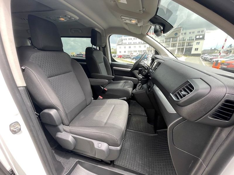 Opel Zafira Life 2,0 CDTi 106 kW, ČR, 1. m - fotka 13 z 42