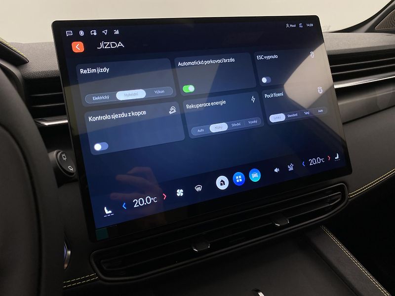 Lynk & Co 01 (2025) MORE PHEV AUT CZ 1.maj - fotka 55 z 90