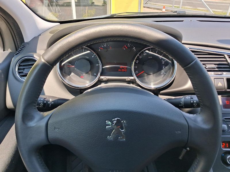Peugeot 3008 (2013) 1,6HDi ČR  1.MAJITEL 2xKOLA - fotka 26 z 39