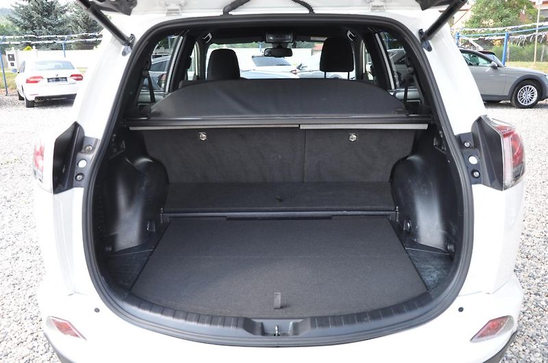 Toyota RAV4 2.5HSD 114kW - fotka 8 z 22