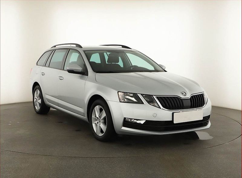 Škoda Octavia (2020) Ambition Plus 1.5 TSI, ČR - fotografie inzerátu