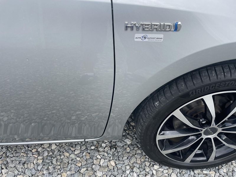 Toyota Auris 1.8i 16v HYBRID AUT SERVIS TOP - fotka 54 z 172