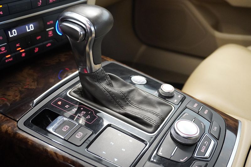 Audi A7 3.0 TFSi QUTTRO S-TRONIC - fotka 16 z 32
