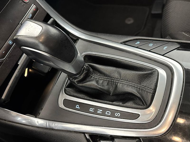 Ford S-MAX Titanium AT - fotka 20 z 28