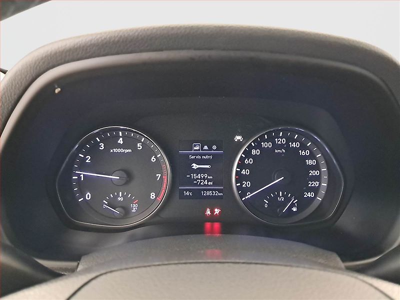 Hyundai i30 (2019) Trikolor 1.4 T-GDI, Serv.kniha - fotka 11 z 19