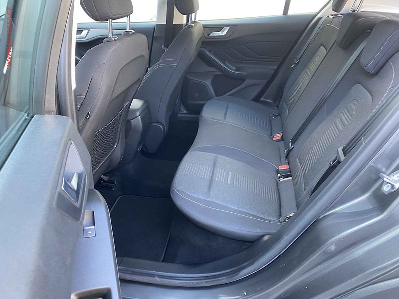 Ford Focus (2019) 1.0EB, Active, navi, park - fotka 10 z 17