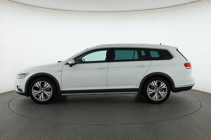 Volkswagen Passat (2017) Alltrack 2.0 TDI, 4X4 - fotka 3 z 20