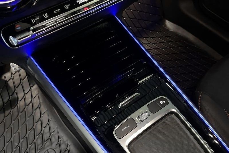 Mercedes-Benz GLB 200 AMG Night Taž ACC Kam LED - fotka 12 z 19