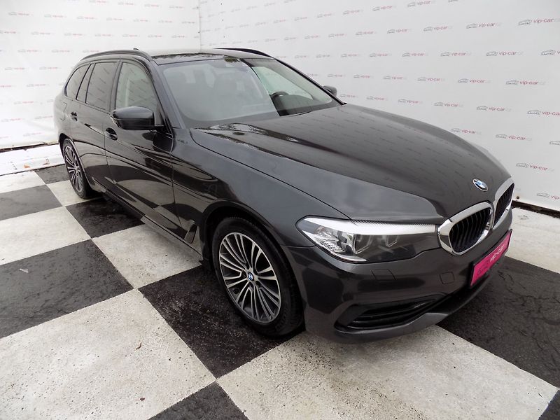 BMW Řada 5 (2019) 530d/Sport-Line/Full-Led/ - fotka 6 z 35